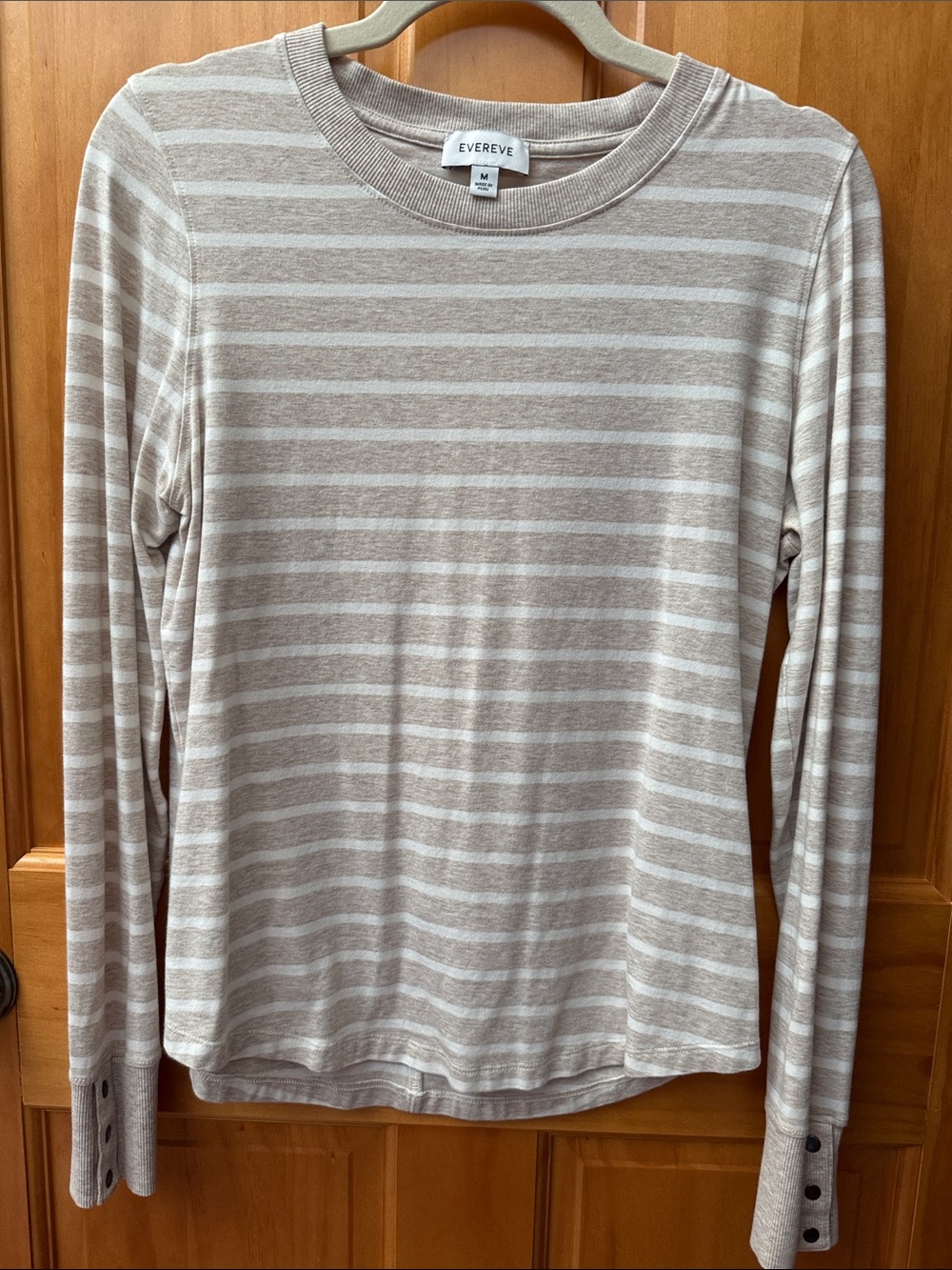Evereve Peyton Snap Cuff Long-Sleeve Tee